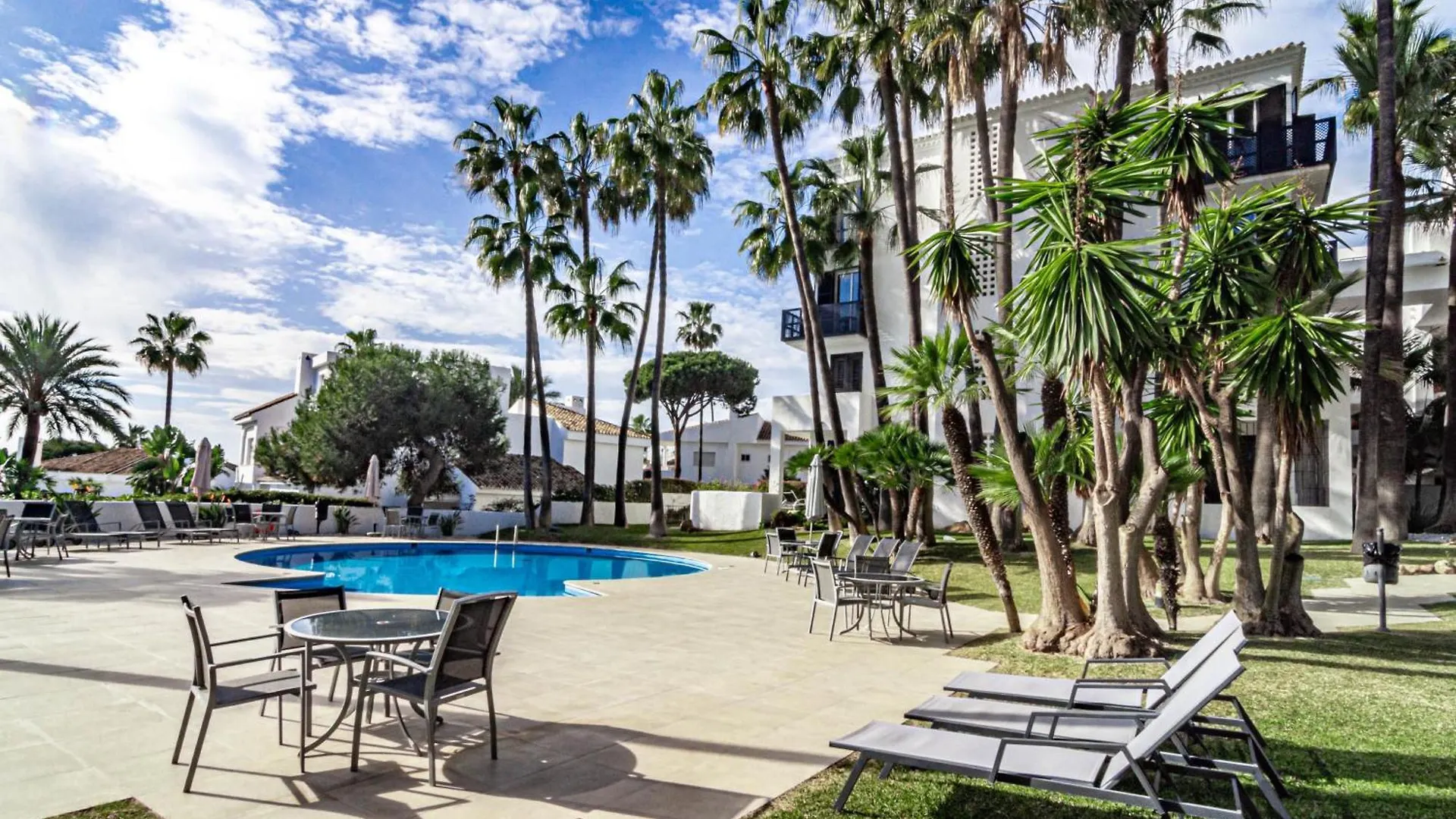 Apartment Jdg7-Stunning Holiday Home 100 Meters From Beach Marbella